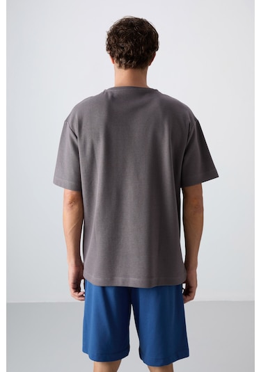 Tommy Life Koyu Gri Pamuklu Kalın Yüzeyi Dokulu Oversize Fit Basic Erkek T-shirt - 88341 001
