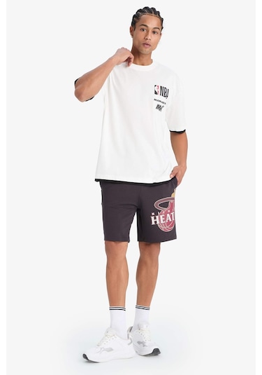 DeFactoFit NBA Miami Heat Standart Fit Kısa Paça Şort E2190AX25SMAR210