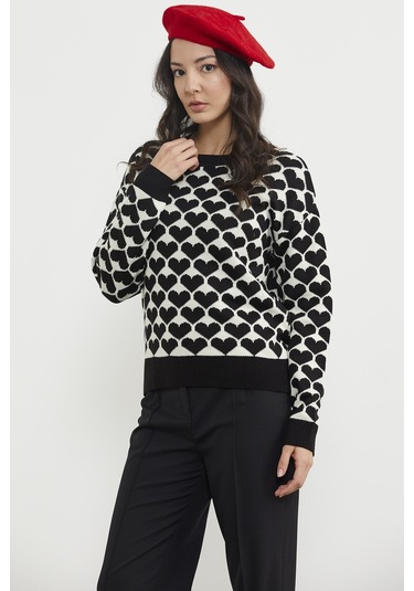 Kalp Desenli Sıfır Yaka Triko Kazak - Siyah 001