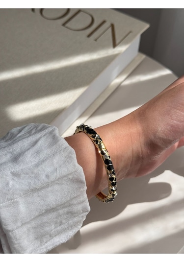 Siyah Taş Detaylı Altın Kaplama Kelepçe Bilezik Şık Ve Zarif Kadın Takı Altın