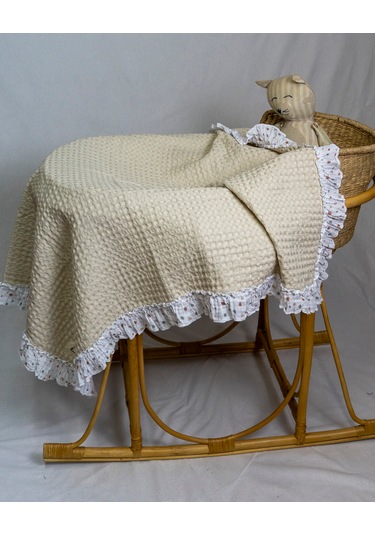 Waffle Kumaş Müslin Fırfır Detaylı Örtü 90x100 CM 100 Pamuk Yumuşacık ve Çok Amaçlı Krem