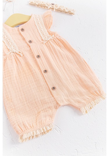 Düğmeli Bandanalı Kız Bebek Müslin Tulum Somon