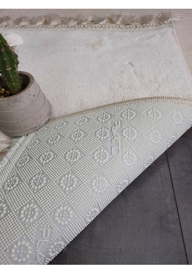 Elite Krem Ponpon Saçaklı Peluş 2'li Banyo Paspası Halısı Kaymaz Taban Klozet Takımı Püsküllü Krem