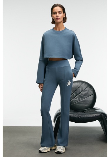 ANOUK Kadın Pamuklu Baskı Ve Patch Detaylı Bisiklet Yaka Crop Petrol Mavisi Sweatshirt