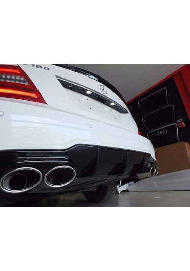 C180 C200 W204 DİFÜZÖR PLASTİK PARLAK SİYAH ARKA TAMPON EKİ