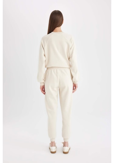 DeFacto Regular Fit Jogger Eşofman Altı Basic Düz Beli Lastikli Bağcıklı Cepli V2699AZ24WNBG759