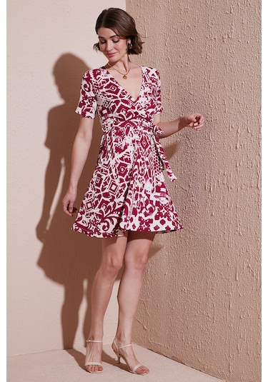 Lela Desenli Kruvaze Yaka Regular Fit Bayan Elbise 5865723 Mürdüm