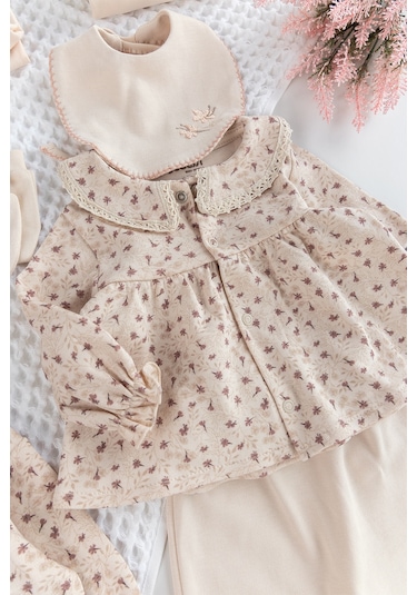 Çiçek Desenli 10'lu Kız Bebek Hastane Çıkışı Bebek Takımı Bej