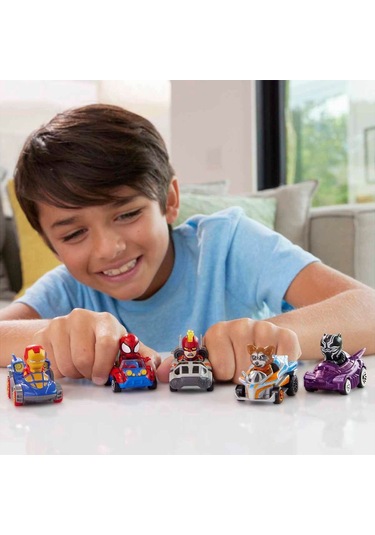 Racerverse Tekli Model Araba - Figürlü Yarış Arabası - Marvel Black Panther Kara Panter - 7 Cm