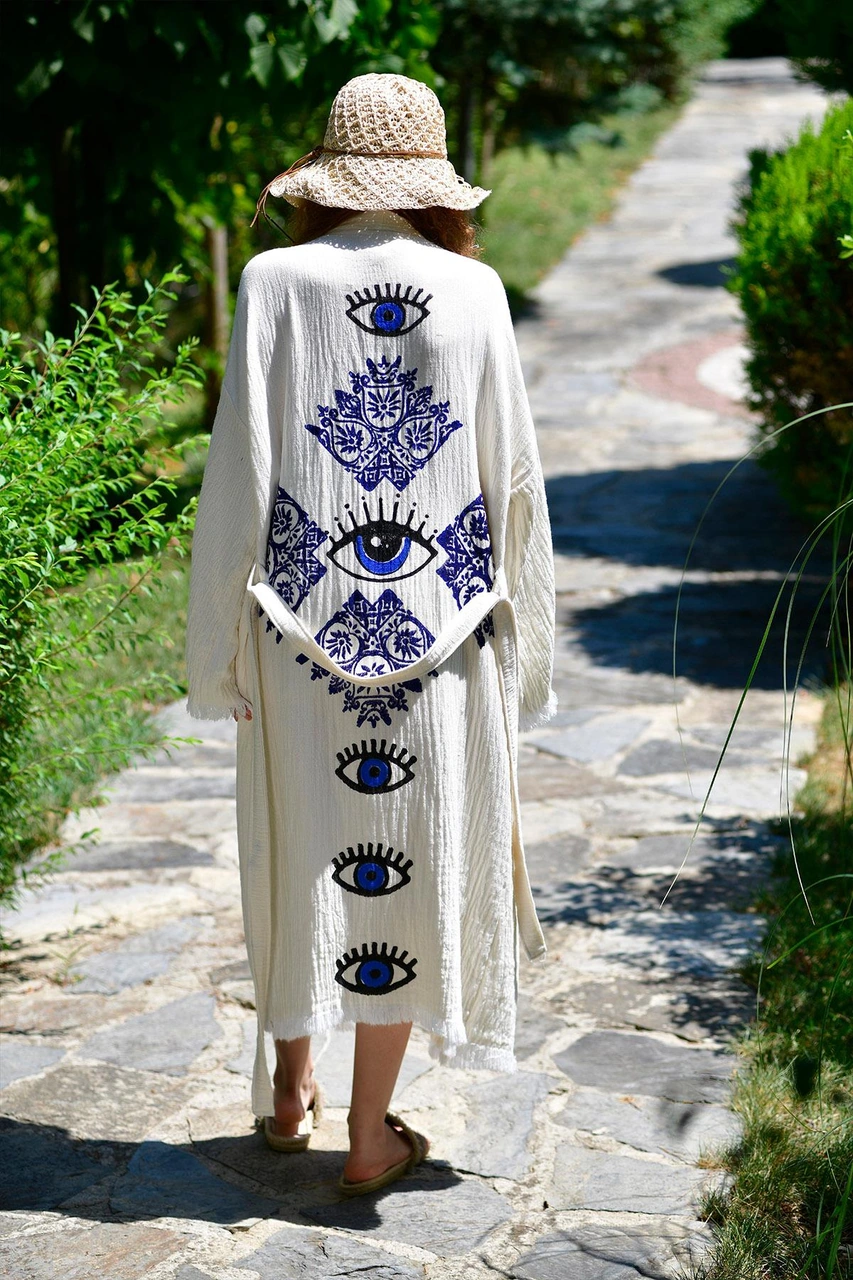 Doğal Tonlarda Geniş Kenarlı Rafya Şapka Çok Renkli