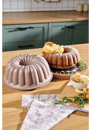 Karaca  Lina Dilimli Rosegold Döküm Kek Kalıbı 25,5 cm