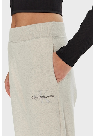 Calvin Klein Bayan Pantolon J20j223590 P6g Açık Gri Açık Gri Calvin Klein Bayan Pantolon J20j223590 P6g Açık Gri Açık Gri