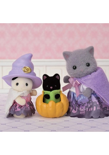 Sylvanian Families Cadılar Bayramı Sürpriz Parti Seti İran Kedisi Kız Smokinli Kedi Bebek Gece Kedi