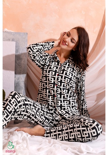 Nisanca Kışlık Düğmeli Ekose Desen Yılbaşı Temalı Kadın Süet Pijama Takımı Beyaz