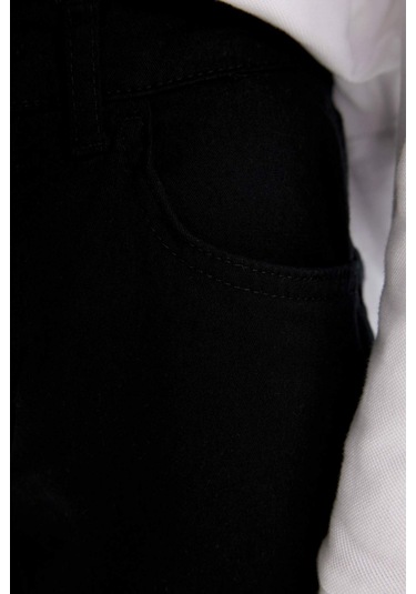 DeFacto Erkek Çocuk Düz Paça Cepli Siyah Basic Düz Gabardin Okul Pantolonu U3254A624AUBK81 DeFacto Erkek Çocuk Düz Paça Cepli Siyah Basic Düz Gabardin Okul Pantolonu U3254A624AUBK81