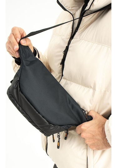 Dört Bölmeli Suya Dayanıklı Polyester Kumaş Ayarlanabilir Askılı Bel-göğüs Çantası Siyah