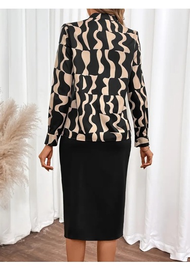 Kadın Uzun Kollu V Hakim Yakalı Desenli Dalgıç Bluz Ve Önden Büzgülü Krep Ikili Takım Siyah Kadın Uzun Kollu V Hakim Yakalı Desenli Dalgıç Bluz Ve Önden Büzgülü Krep Ikili Takım Siyah