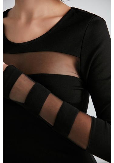 Kadın Kolları Ve Yakası Tasarım Tül Detaylı Uzun Kol Kışlık Şık Elbise Siyah