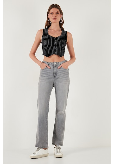 Lela Slim Fit Kalp Yaka Düğmeli Kalın Askılı Crop Bayan Yelek 5865497 Beyaz-Siyah