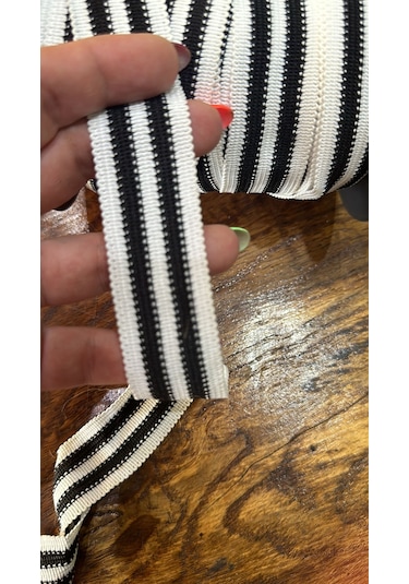 Siyah Beyaxz Çizghili Triko Şerit Dikiş Giyim Aplike En 3 Cm 1 Metre