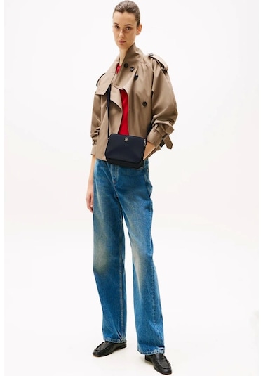 Tommy Hilfiger Monotype Askılı Siyah Kamera Kadın Çantası Lacivert