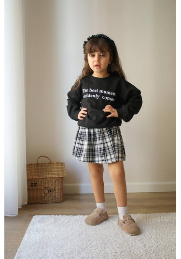 Kız Çocuk Slogan Yazı Detaylı Üst Pötükareli Şort Etek Alt Üst Takım Yeni Sezon Siyah Beyaz Siyah Beyaz Siyah - Beyaz Kız Çocuk Slogan Yazı Detaylı Üst Pötükareli Şort Etek Alt Üst Takım Yeni Sezon Siyah Beyaz Siyah Beyaz Siyah - Beyaz