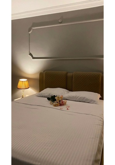 Otel Tipi 10 Adet Tek Çarşaf, Çift Kişilik 83 Tel Çizgili Saten %100 Pamuk 240x280 Beyaz