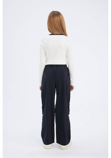 DeFacto Kız Çocuk Beli Lastikli Düz Paça Paraşüt Pantolon D7605A825SMBK27 Siyah