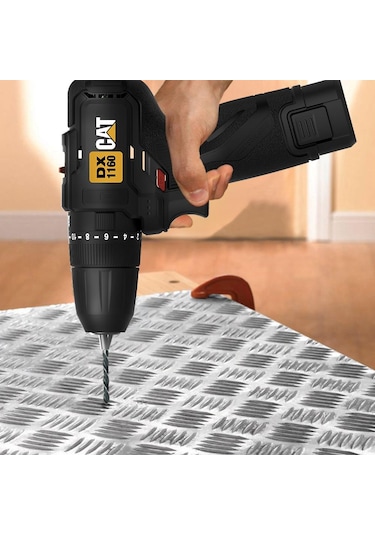 Cat DX1160 12V 2.0AH Li-ion Çift Akülü Darbeli Matkap + DA01901 32 Parça Aksesuar Seti