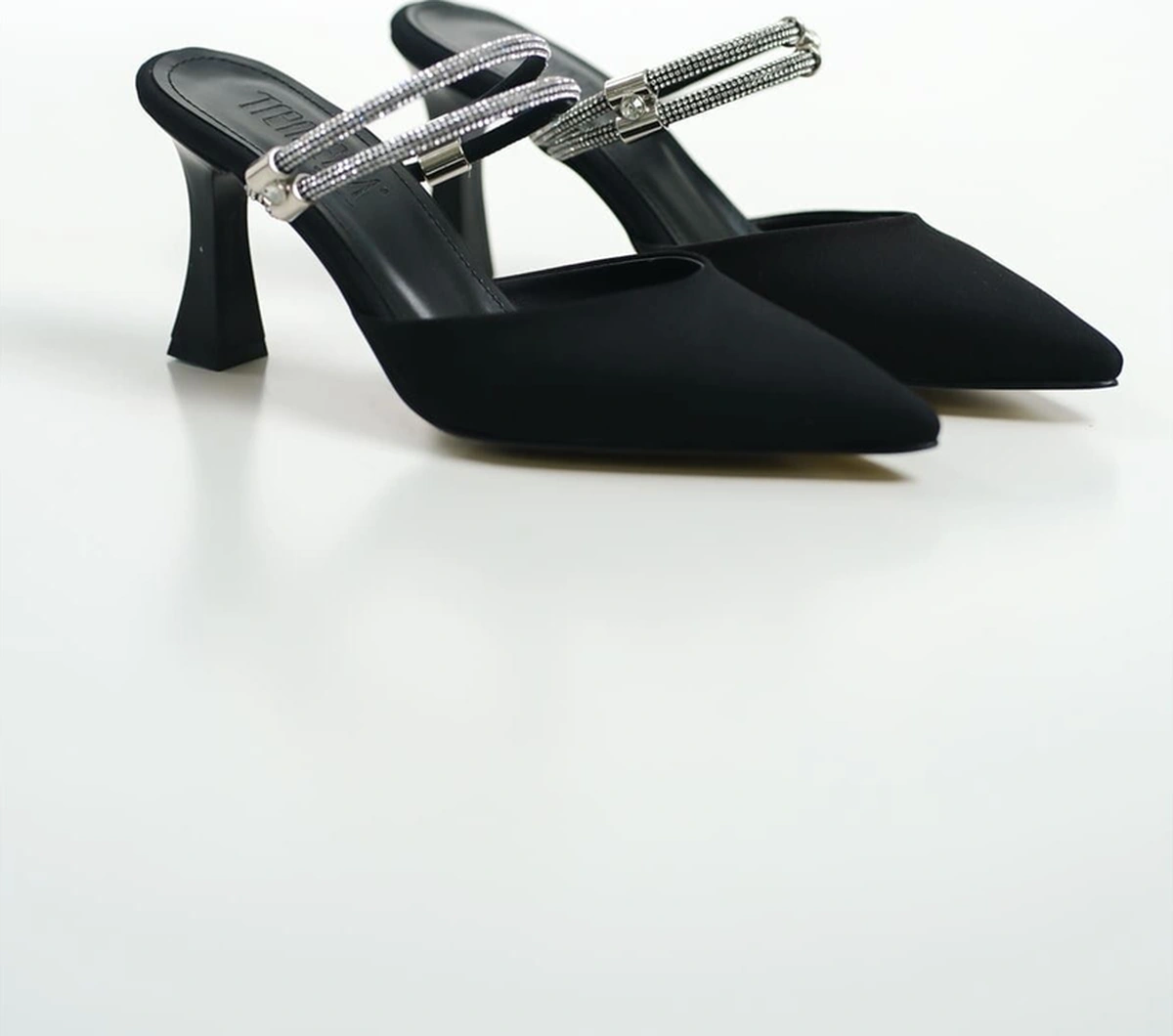 Georgina Kadın Taşlı Siyah Saten Topuklu Ayakkabı Muhtelif