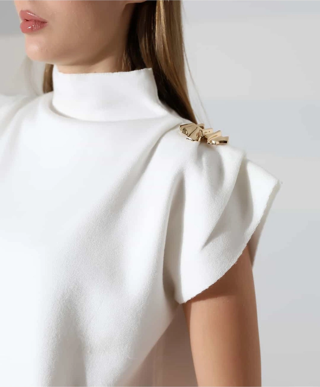 Zarif Omuz Detaylı Dik Yaka Triko Bluz Taş