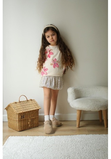 Kız Çocuk Tül Çiçek Aplike Detaylı Pamuklu Tshirt Gümüş Renk Detaylı Mini Balon Etek Altüst Takım Beyaz Pembe Beyaz - Pembe Kız Çocuk Tül Çiçek Aplike Detaylı Pamuklu Tshirt Gümüş Renk Detaylı Mini Balon Etek Altüst Takım Beyaz Pembe Beyaz - Pembe