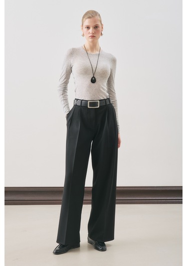 Dına Pile Detaylı Pantolon Siyah Siyah