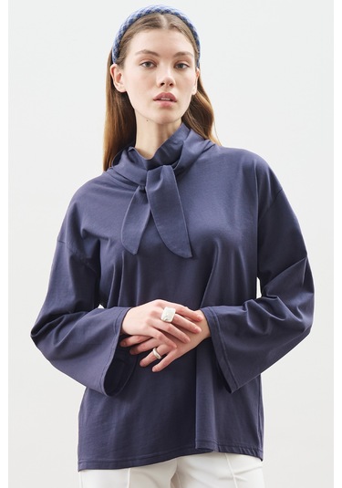 Yüksek Yaka Bağlamalı Bluz Lacivert Lacivert