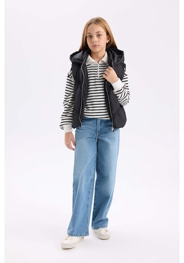 DeFacto Kız Çocuk Su İtici Kapüşonlu Fermuarlı Şişme Yelek D6918A825SPBK27