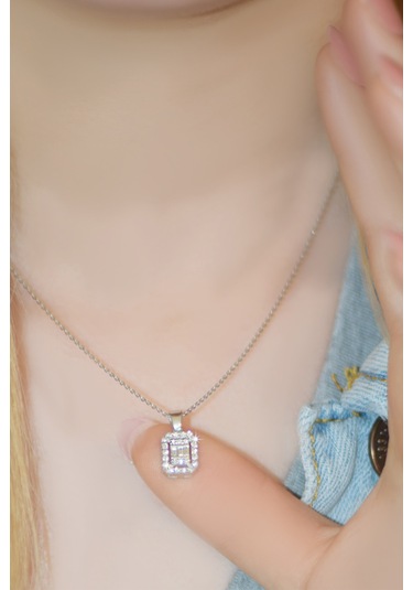 Modern Tasarım 0.30 Ct Baget Kare Tektaş Kolye