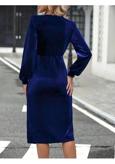 Kadın Uzun Kollu Kruvaze Yaka Yanlardan Büzgü Detaylı Yırtmaçlı Kadife Elbise Saks Mavi