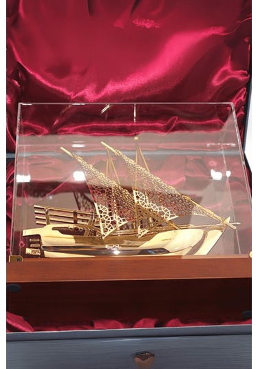 Büro Ev Ofis Hediyesi İçin Kutulu Maksi Pirinç Gemi Objesi