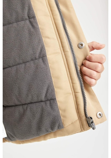 DeFacto Erkek Çocuk Su İtici Kapüşonlu Polar Astarlı Parka C9077A824WNBG395