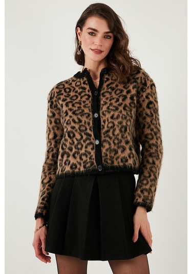 Lela Standart Fit Leoparlı Yumuşak Dokulu Crop Bayan Hırka 4614502 Leopar