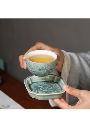 Kabartmalı Uğurlu Bulutlar Çay Altlığı - Kırmızı