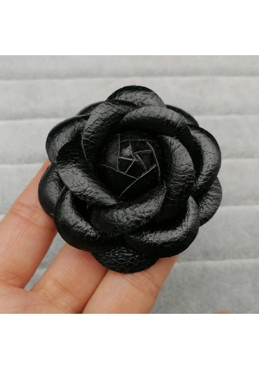 Lüks Siyah Beyaz Kumaş Kamelya Çiçek Broşu Kadın Büyük Gül Black- Pu 6cm Siyah Çok Renkli