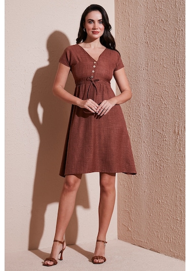 Lela Önü Düğmeli V Yaka Regular Fit Kısa Kollu Midi Bayan Elbise 5865747 Kahve