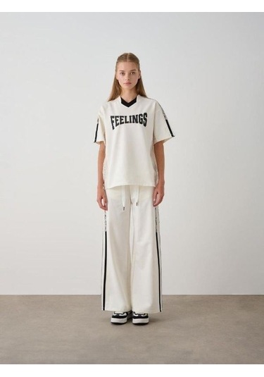 Kız Çocuk Feelings Baskılı Tshirt Pantolon Tasarım Takım-15516 Ekru
