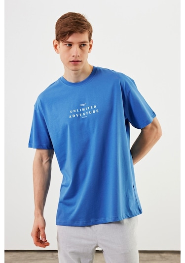 Leo Erkek Oversize Tshirt Pamuk Bisiklet Yaka Baskı Detaylı Basic Tişört Mtlce82 Mavi Leo Erkek Oversize Tshirt Pamuk Bisiklet Yaka Baskı Detaylı Basic Tişört Mtlce82 Mavi
