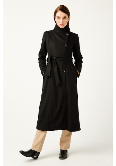 Degaje Yaka Verev Kapamalı Kaban Siyah-siyah Siyah