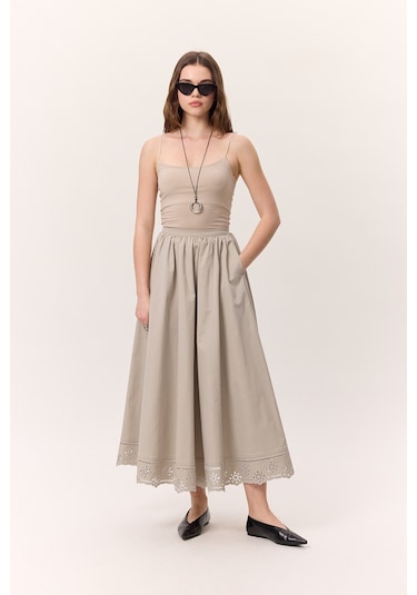 Nakış Detaylı Geniş Etek Taş Taş