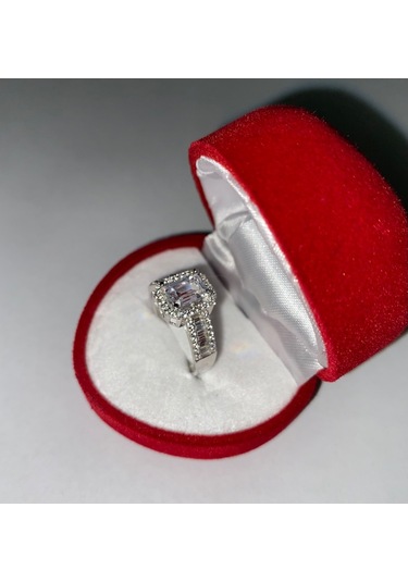 Baget Taşlı Fantezi Altın Yüzük