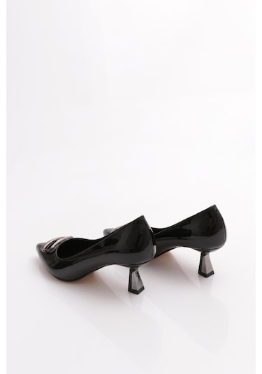 Dgn K510 Kadin Sivri Burun Aksesuarli Topuklu Ayakkabi Siyah Rugan