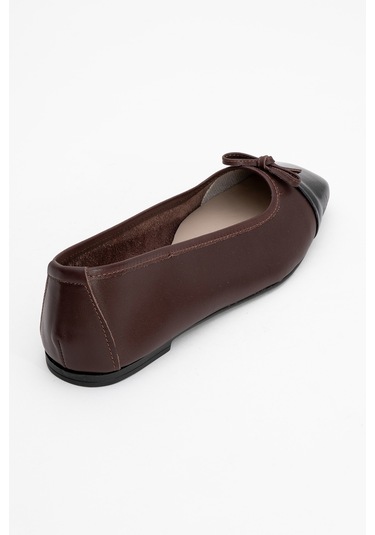 Romy Kahverengi-siyah Cilt Hakiki Deri Küt Burunlu Fiyonklu Kadın Babet Ayakkabı Kahverengi - Siyah